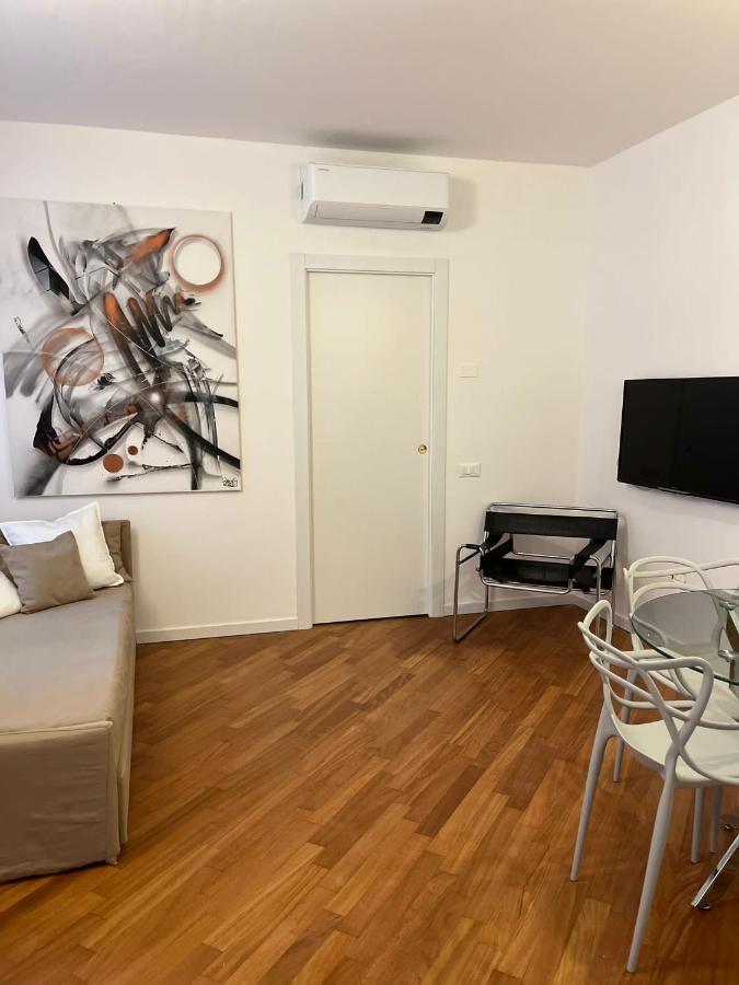 Casa Vercelli Delizioso Bilocale Moderno Nella Vecchia Milano المظهر الخارجي الصورة